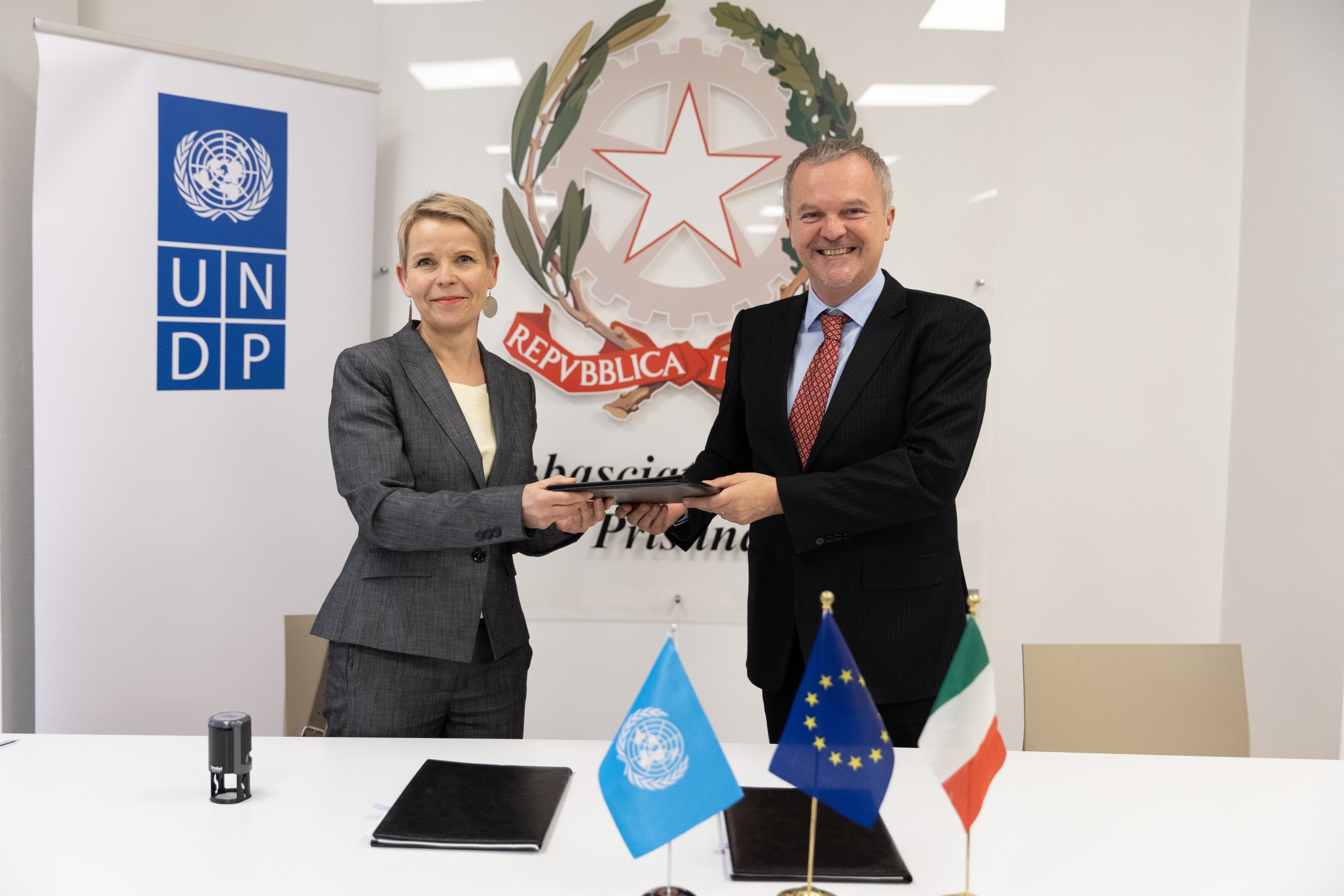 UNDP dhe Ambasada Italiane nënshkruan një marrëveshje për Programin e Aftësive Digjitale