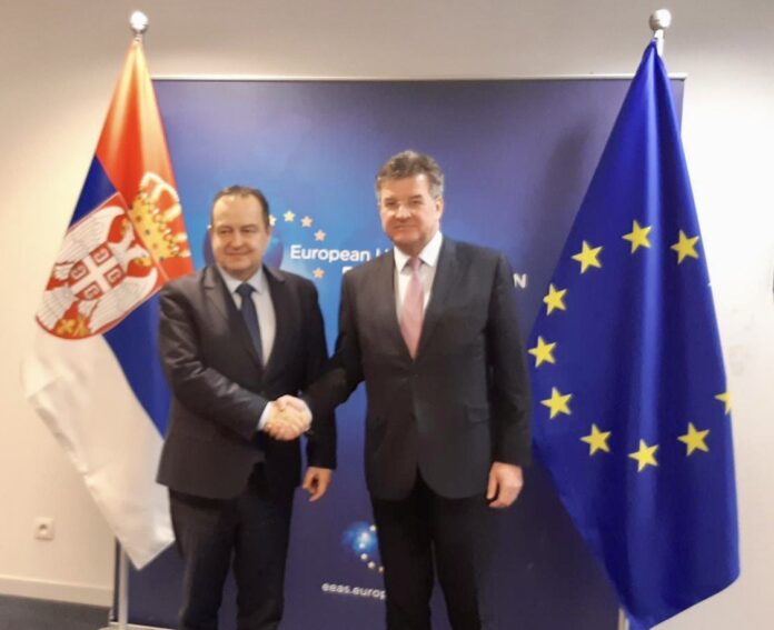 Lajçak takohet me Daçiq, flasin për dialogun