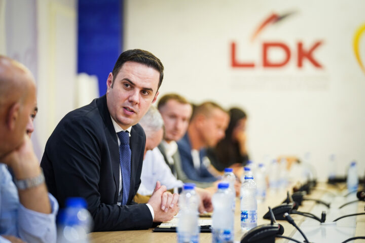 LDK konfirmon pjesëmarrjen në takimin në Ambasadën Amerikane: Asociacioni, përgjegjësi e qeverisë