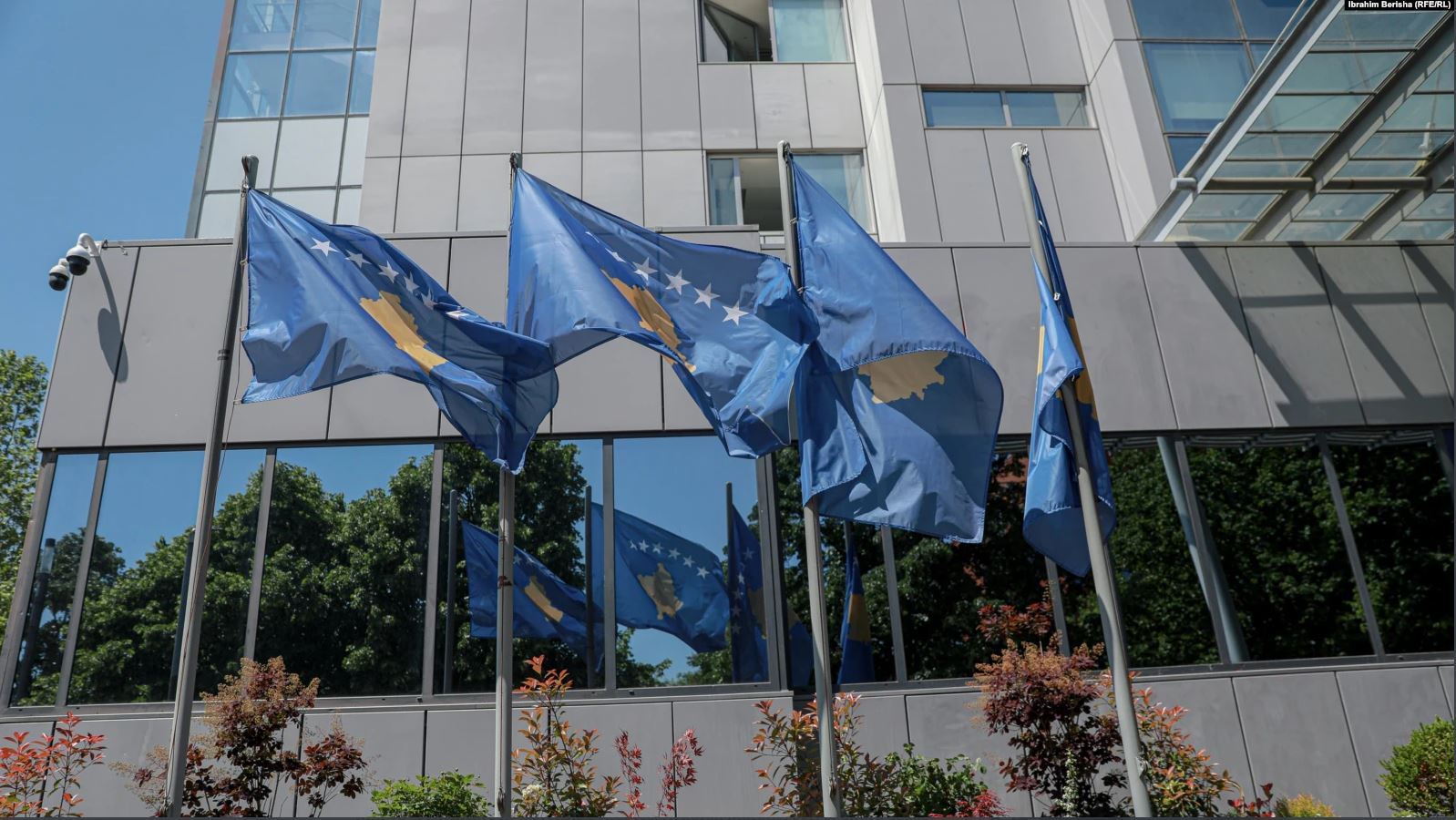 Qeveria: Nuk përjashtojmë asnjë serb që të aplikojë në Policinë e Kosovës