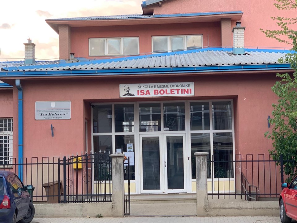 Këtë vit fillon ndërtimi i Shkollës së Mesme Ekonomike në Podujevë