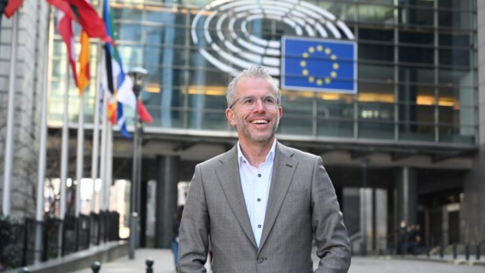 Raportuesi i PE-së: Një hap më afër për udhëtimin e shumëpritur pa viza për Kosovën