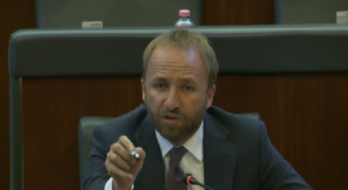 PDK: Nuk votojmë asnjë iniciativë që vjen nga ministria e Rozeta Hajdarit, të shkarkohet menjëherë