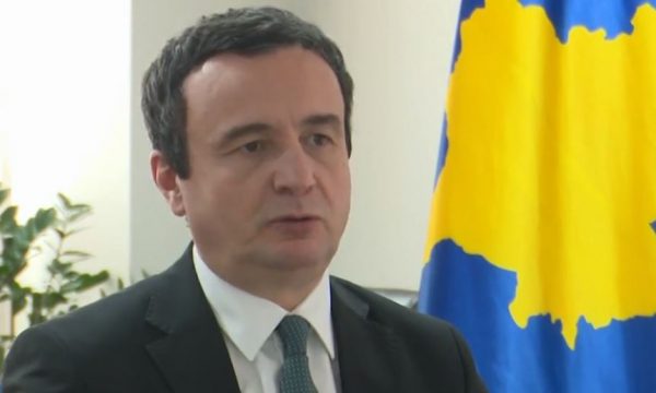 Kurti: Policia jonë do të ndërhynte para Vitit të Ri për t’i hequr barrikadat