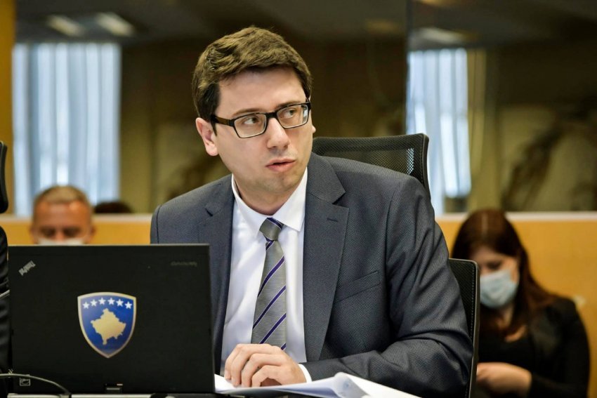 Murati: LDK mbron biznesmenët prandaj po dalin kundër propozimit tim për t’ia falur tatimpaguesve nga 100 euro