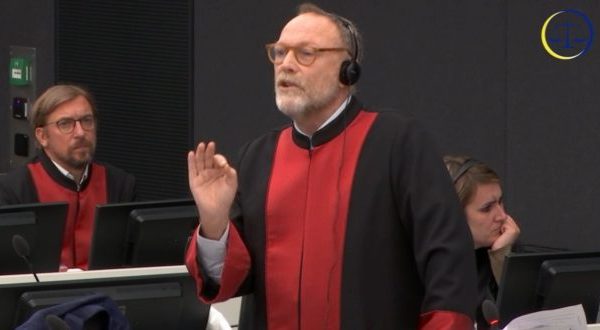 Emmerson: Dy gjykime ndërkombëtare konstatuan se UÇK s’kishte politikë të sulmonte civilët
