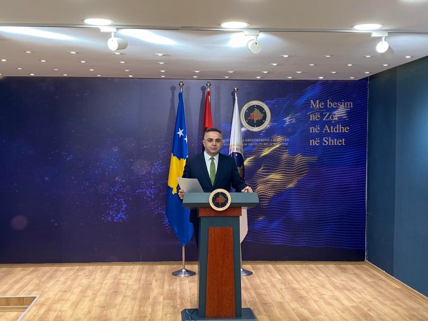 AAK-ja me porosi për Kurtin: Vlera e koeficientit të pagave duhet të jetë 129 euro