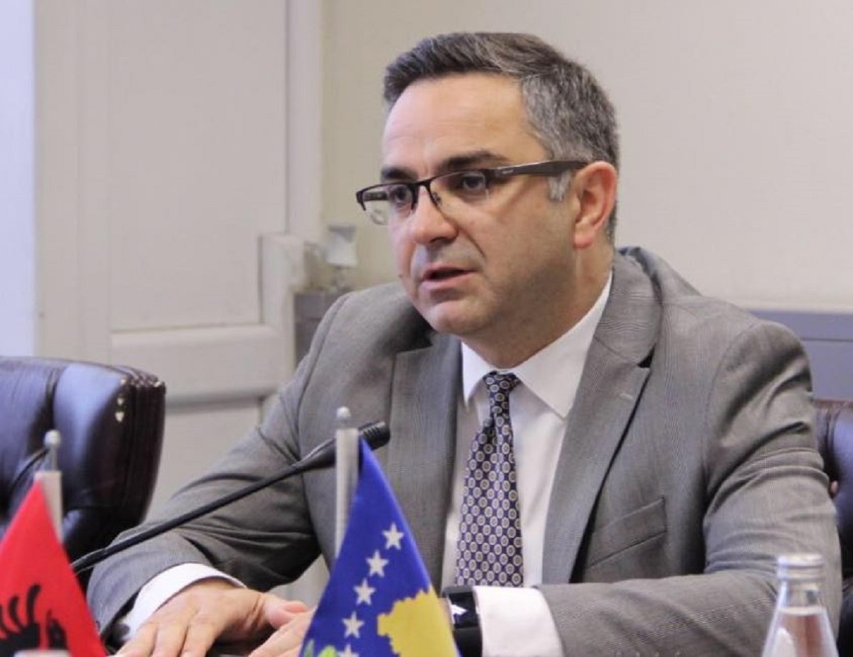 Tahiri: Qeveritë shkojnë e vijnë, administrata shtetërore duhet të mbesë
