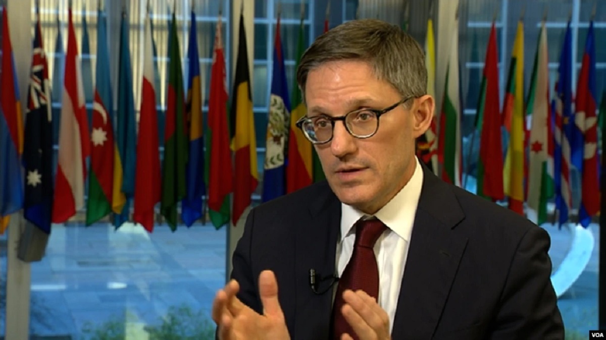 Chollet: Duhen vendime të vështira nga udhëheqësit e Kosovës dhe Serbisë
