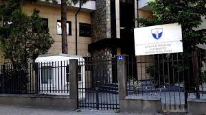 Ligji për Zyrtarët Publikë s’mund të dekretohet pa vendim final të Kushtetueses