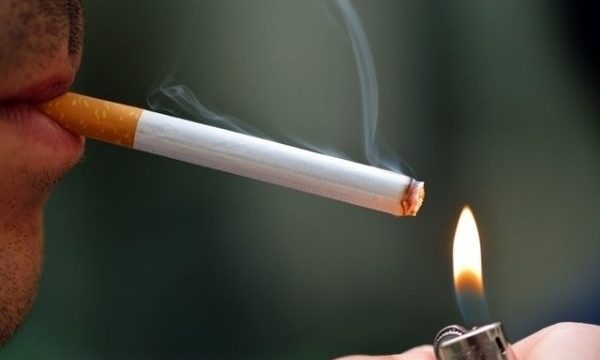 Rritet duhanpirja në adoleshencë
