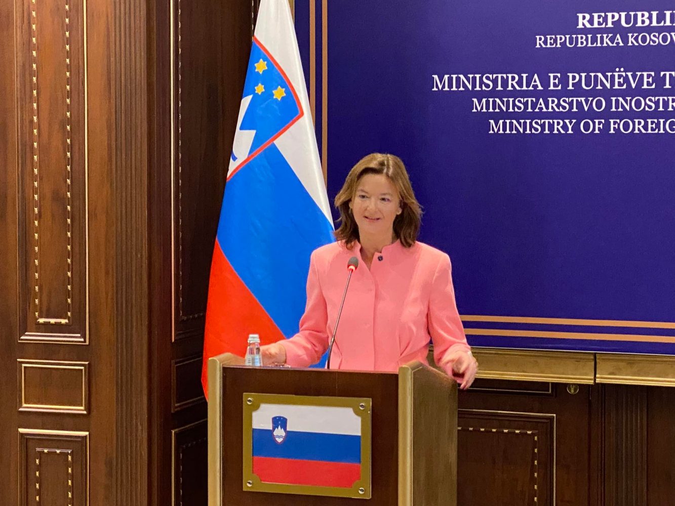 Fajon kërkon që Kosova dhe Serbia t’i nisin negociatat për propozimin franko-gjerman