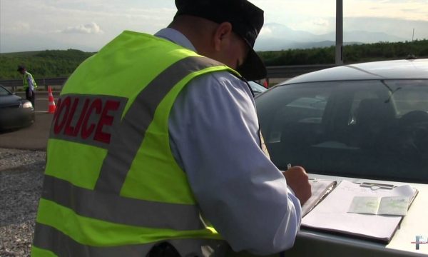 Mbi 2000 gjoba trafiku të shqiptuara për 24 orë