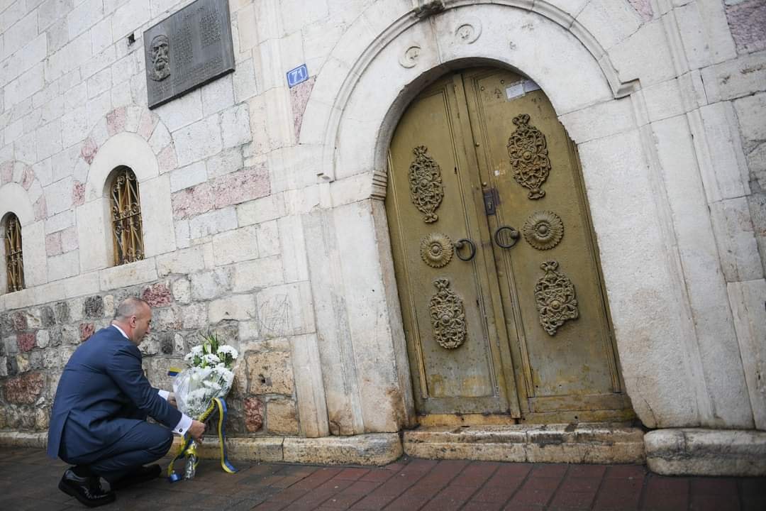 Haradinaj kujton Haxhi Zekën dhe Isa Boletinin: Jane frymëzues për të dashur e vlerësuar lirinë dhe Atdheun