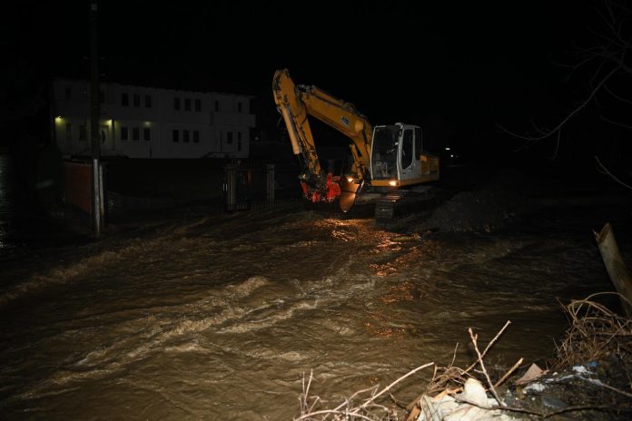 Fshati Pakashticë e Podujevës krejtësisht i bllokuar
