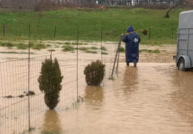 Përmbytjet: IHMK-ja parasheh situatë të vështirë edhe në ditët në vijim