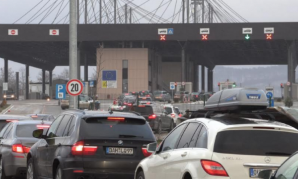 Pritjet në dalje të Merdares arrijnë deri në 6 orë