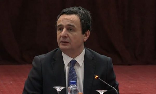 Kurti-kryetarëve të komunave: Fokusohuni që shpenzimi i buxhetit të jetë transparent, Kosova ka filluar të çlirohet nga korrupsioni