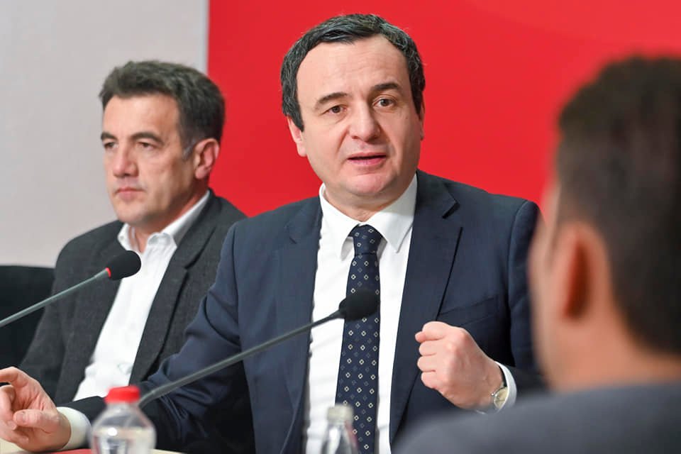 Vetëvendosje publikon sërish video, sulmon opozitën dhe bizneset