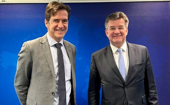 Lajçak konsultohet me ish-Këshilltarin e Ahtisarit