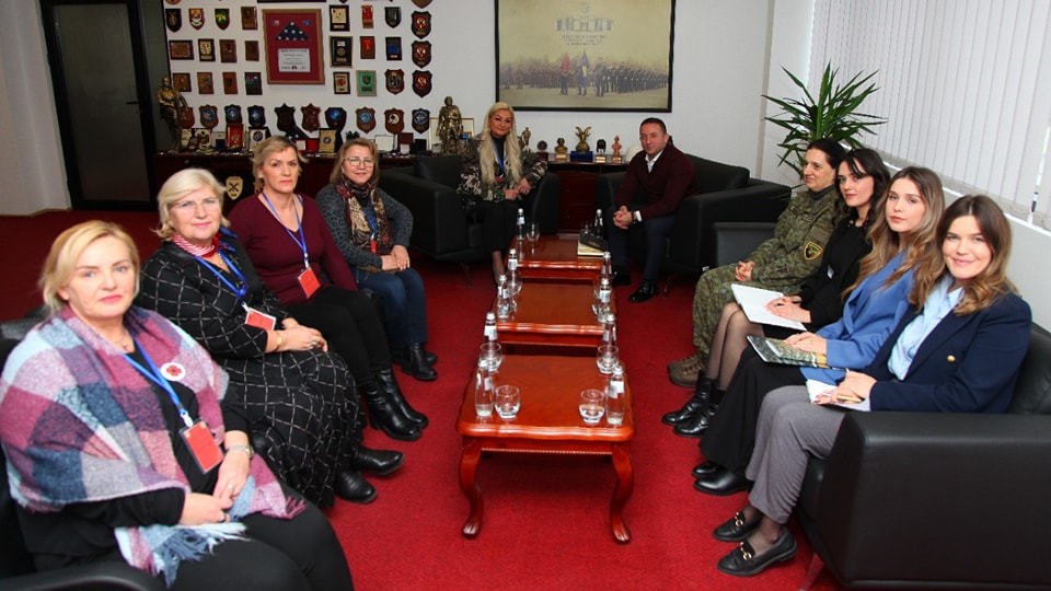 Mehaj fton të rejat të bëhen pjesë e ushtrisë së Kosovës: Shërbimi ndaj atdheut nuk njeh kufizim gjinor