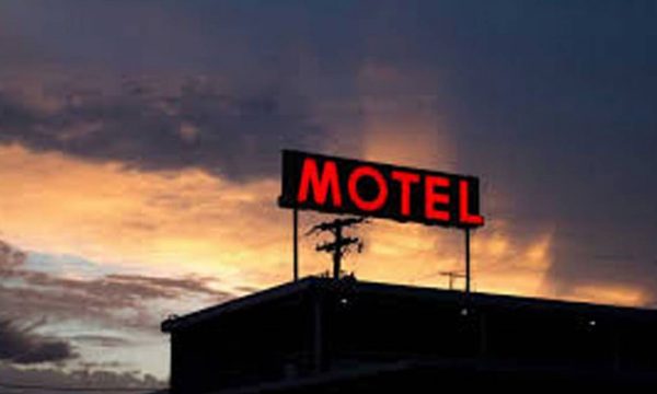 E trishtë: Dhunohet seksualisht një e mitur në një motel në Ferizaj, i dyshuari publikon aktin në TikTok