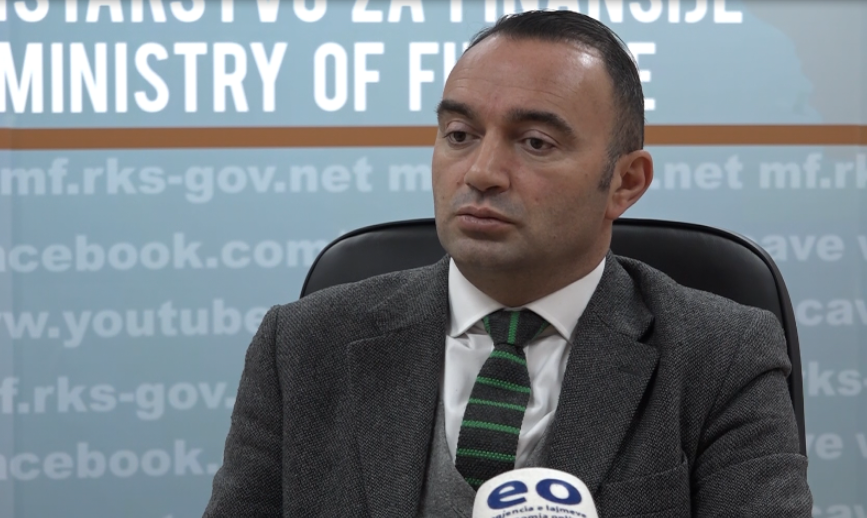 Rafuna: Shqetësuese ikja e të rinjve nga vendi – ata nuk po ikin veç për shkak të pagës