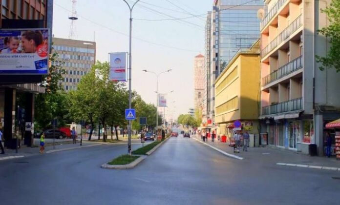 500 euro gjoba për qytetarët që futen me veturë në rrugën “Xhorxh Bush” në Prishtinë