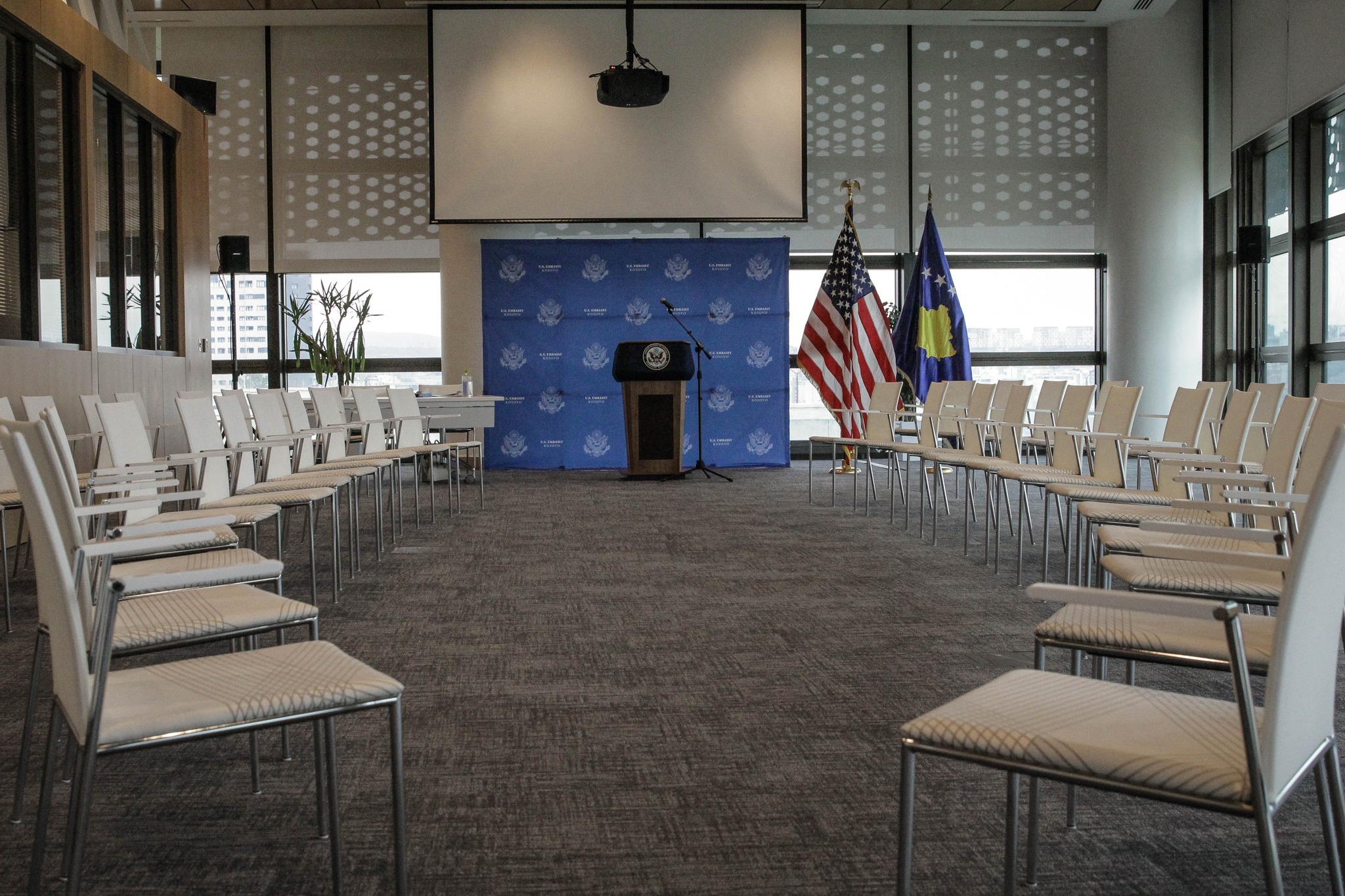 Ambasada Amerikane: Mezi po presim të dëgjojmë mendime për Asociacionin