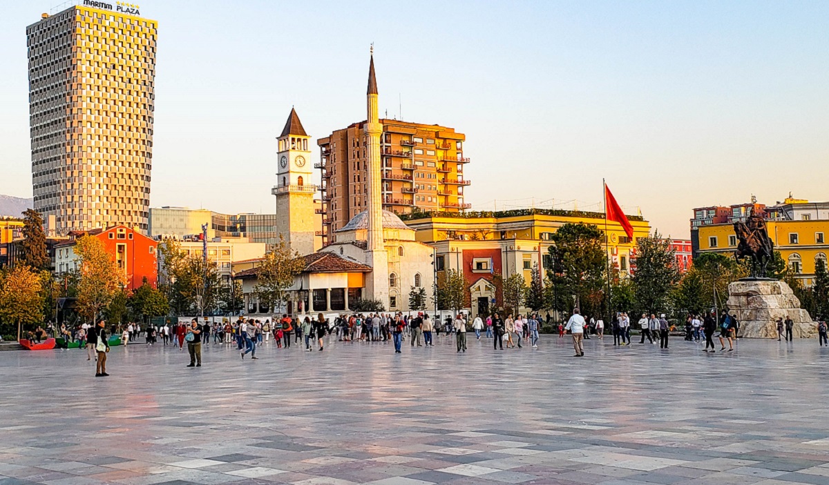 Sondazh, shqiptarët më punëtorët e Evropës