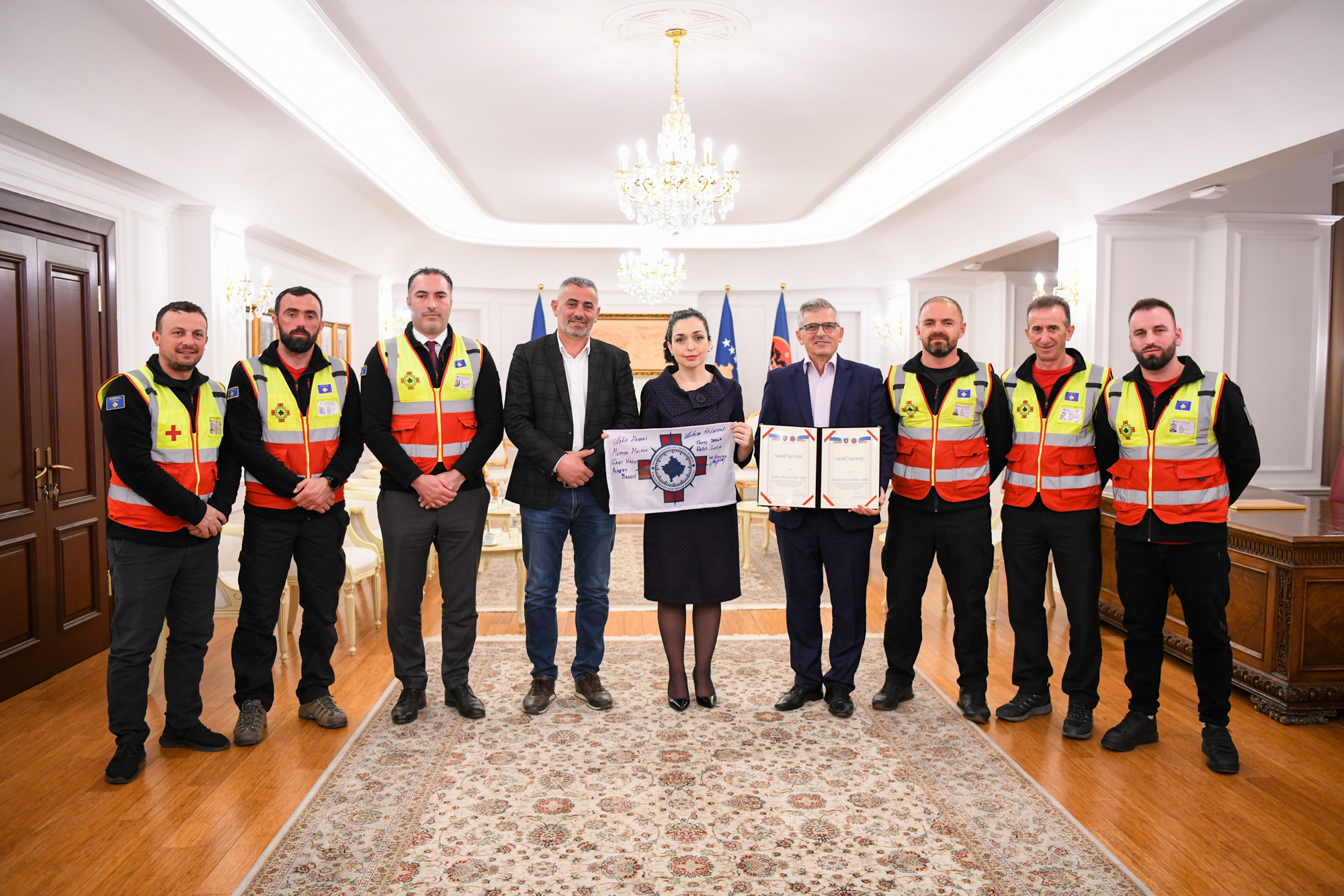 Osmani i ndan mirënjohje Shoqatës së Kosovës për Kërkim-Shpëtim për aksionin humanitar në Turqi