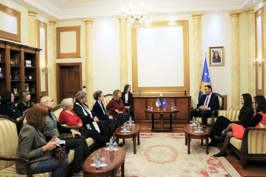 Kuvendi mban nesër ceremoni falënderimi për gazetarët ukrainas