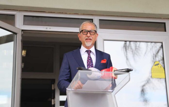 Vitia për koeficientin: Si mjek e ministër do të doja paga më të larta për stafin shëndetësor