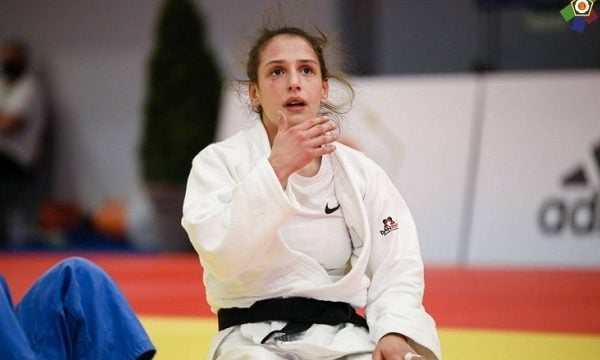 Flaka Loxha në finale, lufton për të artën në Kupën e Botës në Sofje