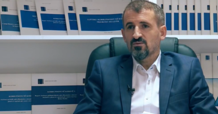 Miftaraj: Prokuroria deri të hënën s’e fton Abazin për intervistim, paguhen mbi 2500 euro por s’bën me punu në ditë pushimi