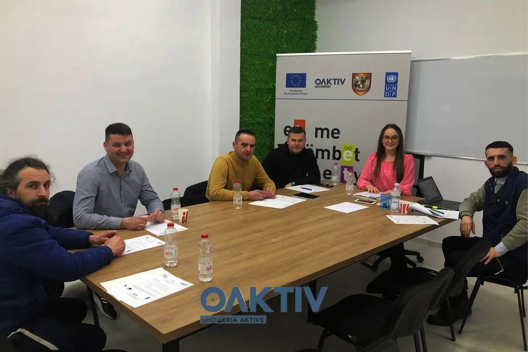 Podujevë: OAKTIV mbajti takimin me fokus grupe që është pjesë e projektit “Ec me këmbët e tyre”