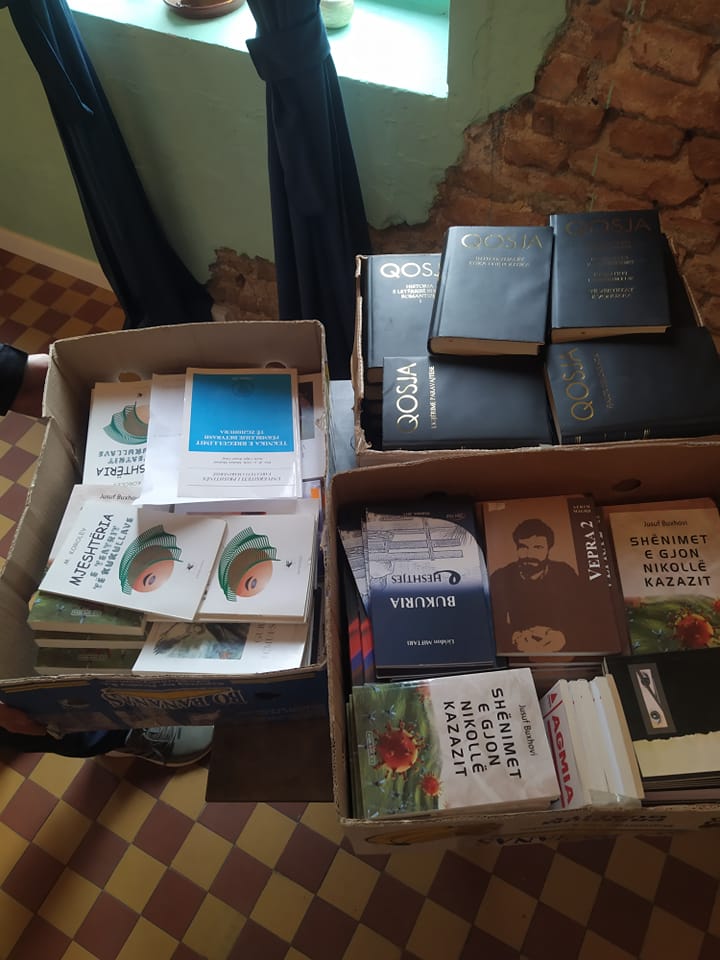 Donacion nga Bibliotekën e qytetit të Podujevës për Manastirin