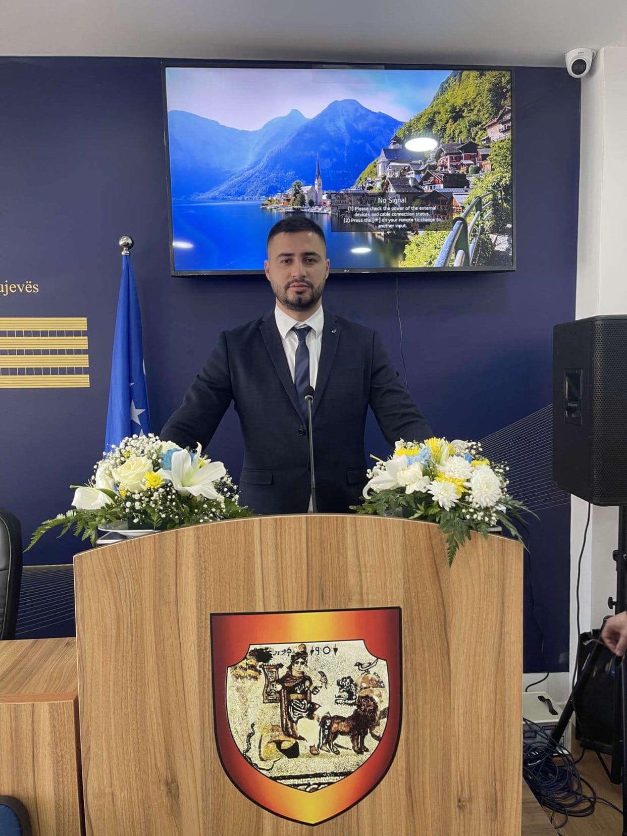 Demolli për 15-vjetorin e Pavarësisë: Mësuesit janë heronjt tanë që dhanë gjithçka nga vetja për kauzën e lirisë