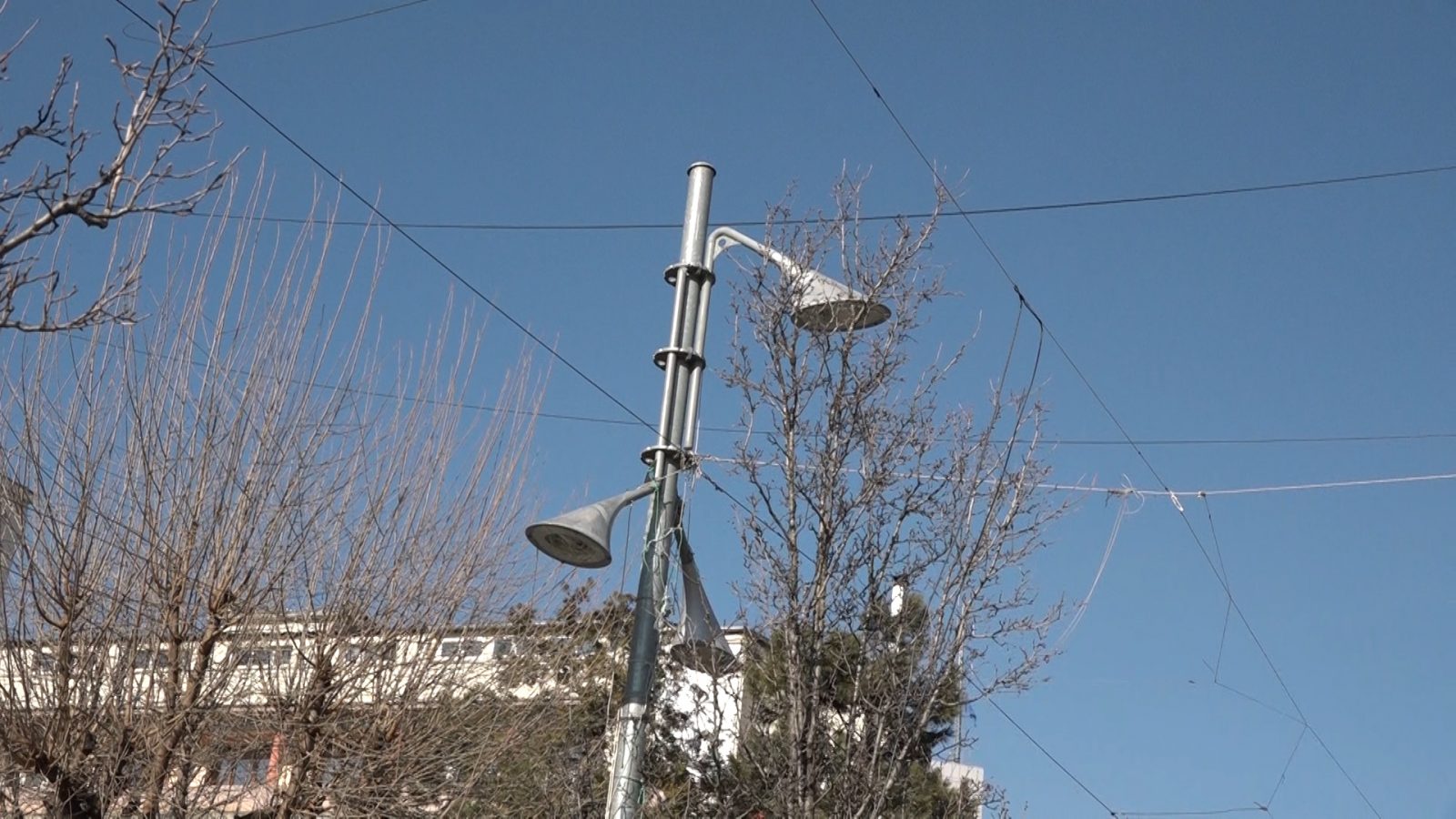 Asnjë flamur i Kosovës në 15-vjetorin e pavarësisë