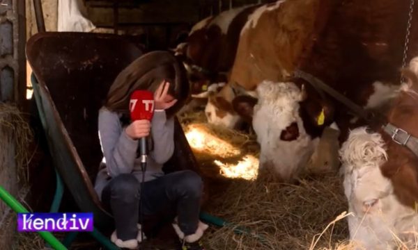 “Du me ba krenar babin”, vajza shembullore përlotë me fjalët për babain e saj të ndjerë