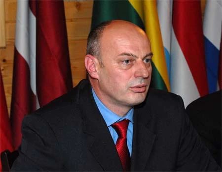 Ish-kryeministri Çeku: Kosova nuk po bën mjaftueshëm për krerët e UÇK-së në Hagë