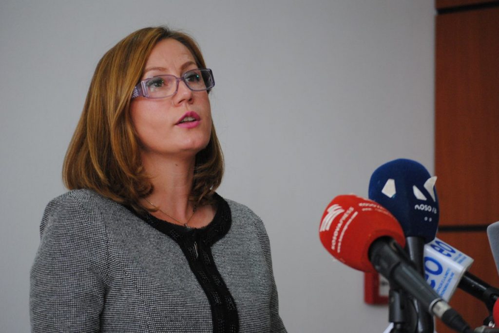 “Po kalojka, po kalojka”, ish-deputetja e LVV-së tallet me Kurtin