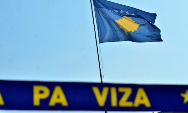 Eurodeputeti holandez: Edhe ky hap ka mbetur deri tek heqja e vizave për Kosovën