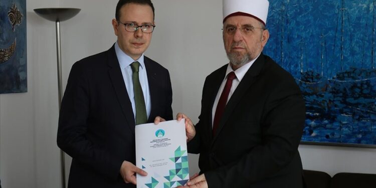 Tërnava takon ambasadorin turk, kjo është shifra e lartë që mblodhi BIK për të prekurit e tërmetit në Turqi