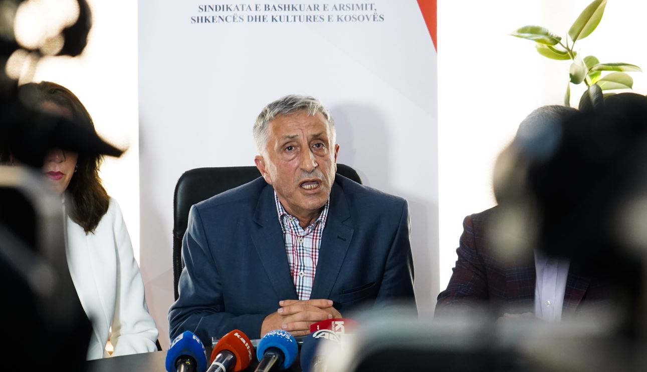 A do të dalin pagat e mësuesve me rritje? Vjen lajmi i fundit nga Rrahman Jasharaj