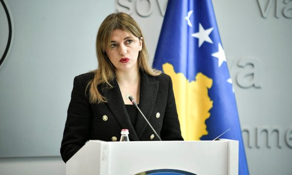 Caktohet ekspertizë balistike jashtë shtetit për gazin në Kuvend ku akuzohet ministrja Haxhiu