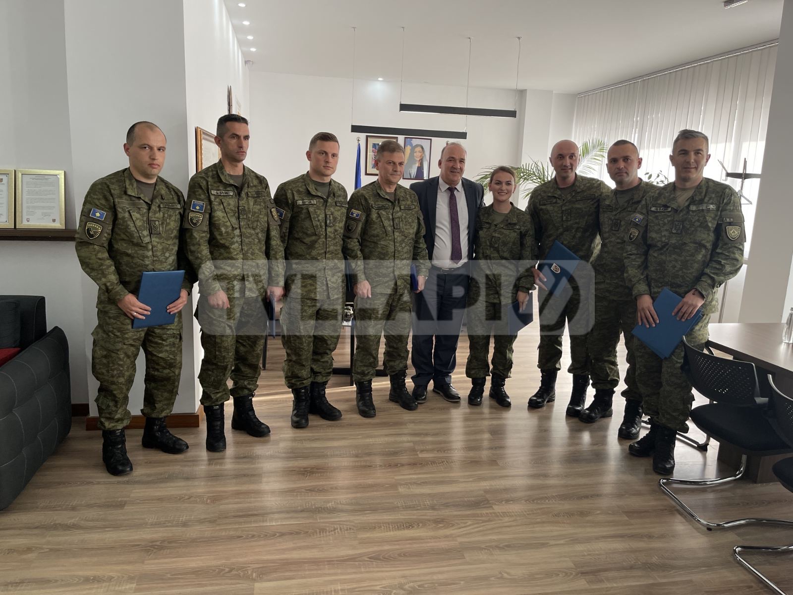 Bulliqi nderon pjesëtarët e FSK-së pas kthimit nga Turqia