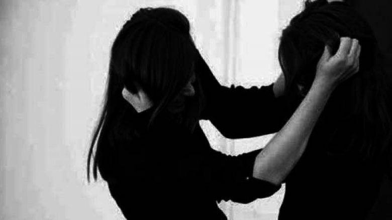 Kunata rrah kunatën, e bën për spital, përfundon në pranga