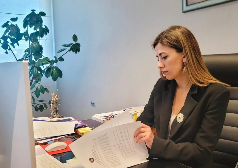 Haxhiu prezanton zgjidhjen e përkohshme për komunat pa noterë