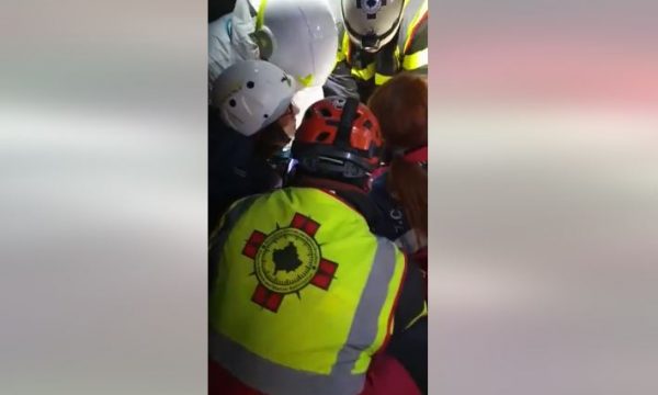Shoqata e Kërkim – Shpëtimit nga Kosova shpëton trevjeçaren 10 ditë pas tërmetit